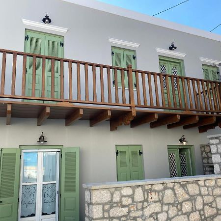 Luca'S Houses Chalki Town Екстериор снимка