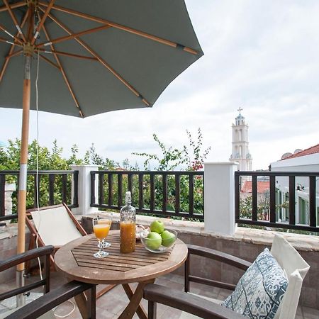 Luca'S Houses Chalki Town Екстериор снимка