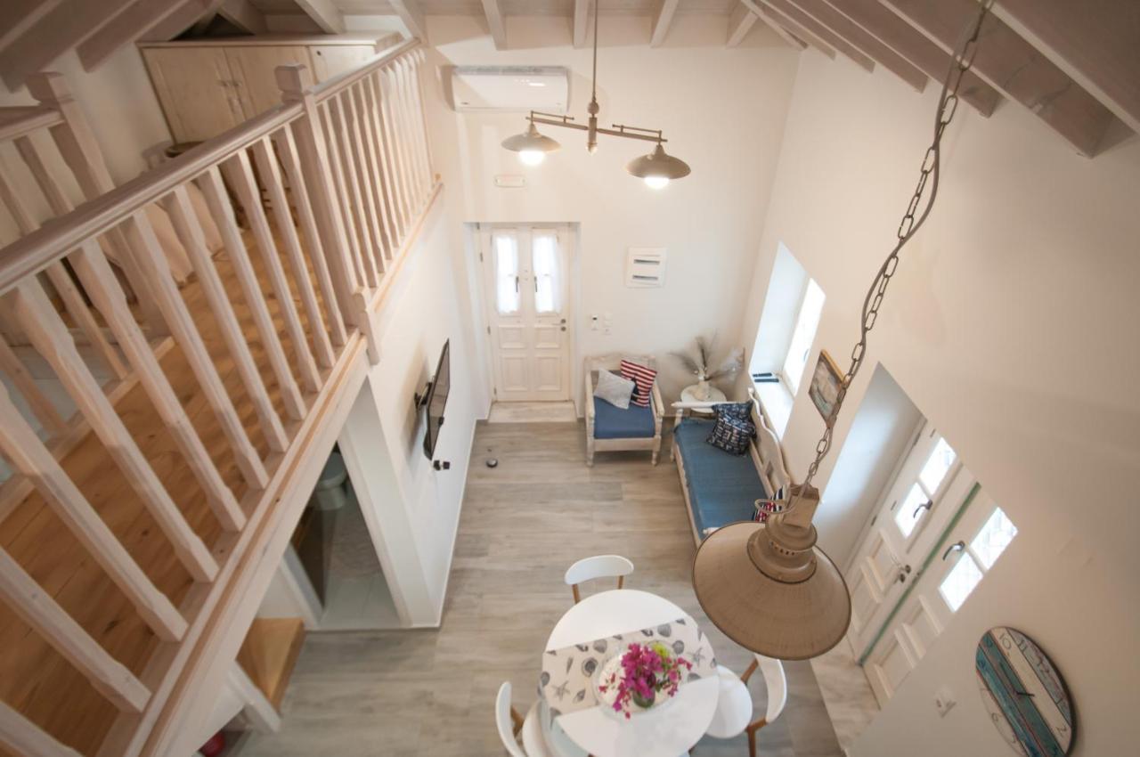 Luca'S Houses Chalki Town Екстериор снимка
